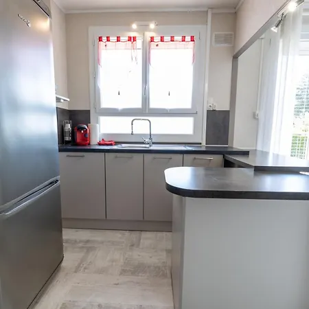 Proche Gare Avec Parking * Parthenay