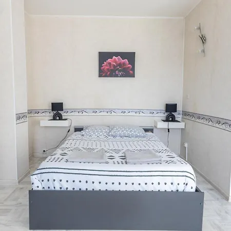 Proche Gare Avec Parking * Parthenay