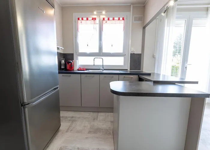 Proche Gare Avec Parking * Parthenay