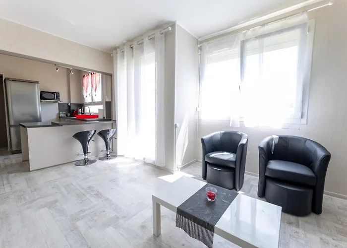 Apartment Proche Gare Avec Parking Parthenay